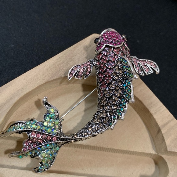 Colorful Fish Brooch with Rhinestones - Picture 4 of 5